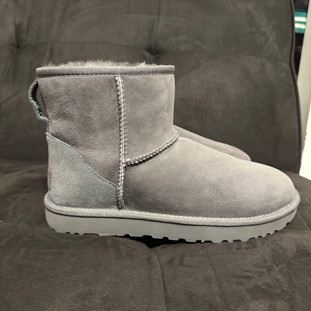 Grey size 9 Mini Uggs